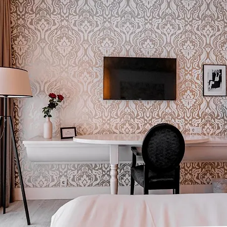 Le Theatre Ξενοδοχείο 4*