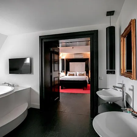 Le Theatre Otel