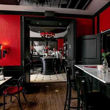 Le Theatre Hotel